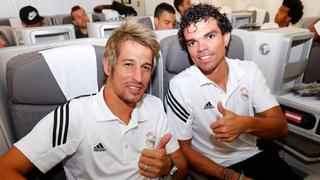 Ingresa al avión del Real Madrid durante su viaje a Los Ángeles