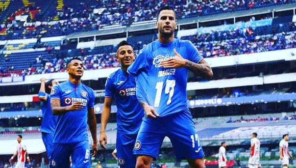 Cruz Azul, gracias al aporte de Yoshimar Yotún, superó a Necaxa por la novena jornada del Torneo Clausura. Los goles cementeros fueron concretados por Milton Caraglio y Edgar Méndez. (Foto: AFP)