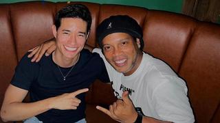 Ronaldinho sorprende al publicar foto con Tony Succar: “Un placer encontrarte”