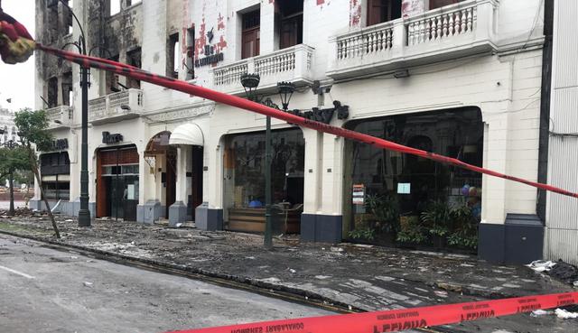 Cuatro establecimientos quedarán clausurados mientras las autoridades evalúan el edificio que quedó en ruinas tras incendio. (Foto: Cristina Fernández / El Comercio)