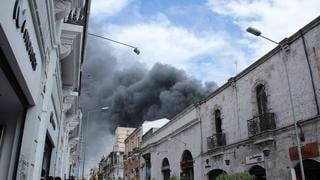 Arequipa: incendio en galerías comerciales fue controlado tras cinco horas [Fotos]