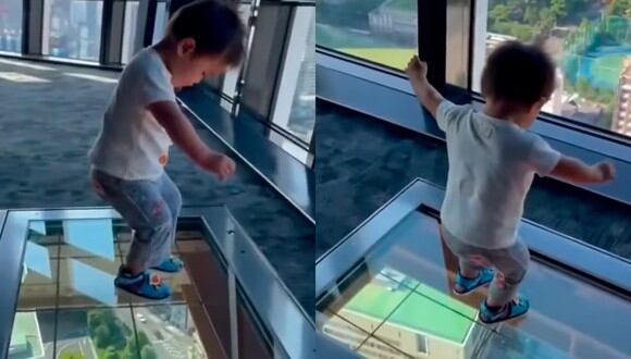 El pequeño Kaito Morishima protagonizó un tierno video viral al sorprenderse por un piso de vidrio (Foto: Tulsa World)
