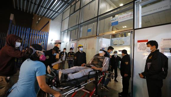 Desde la marcha del sábado pasado, varias personas heridas ingresaron a diversos hospitales de Essalud y del Minsa. (Foto: Violeta Ayasta/@photo.gec)