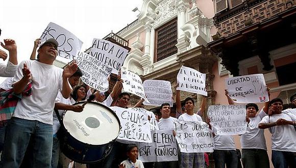 "Radicales protestan", por El Tunche