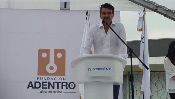 Ricardo Arjona inauguró su 2da escuela para niños pobres