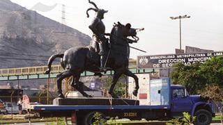 El monumento móvil del fundador de Lima