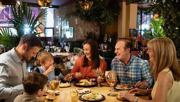 Te mostramos diversas opciones de restaurantes en Lima, para que puedas disfrutar con tu familia en este feriado (Foto: Shutterstock)