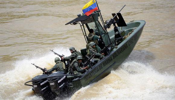 Infantería de Marina venezolana en el borde del río Arauca, en el estado de Apure. (Foto referencial: AFP / Leo RAMIREZ).