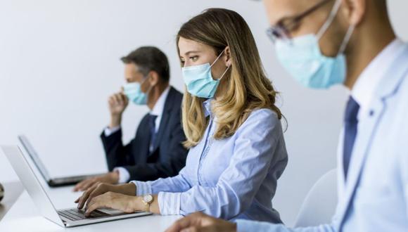 Trabajo presencial. (Foto: Istock)