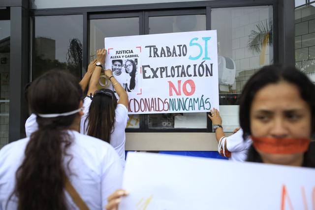 Caso McDonald’s: plantón en Miraflores en protesta por muerte de dos jóvenes trabajadores. (Foto: Jessica Vicente)