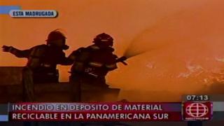 Incendio en Lurín consumió completamente un local de reciclaje