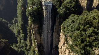 El impresionante mayor ascensor del mundo que está en China y tiene vistas a los paisajes de “Avatar” | FOTOS