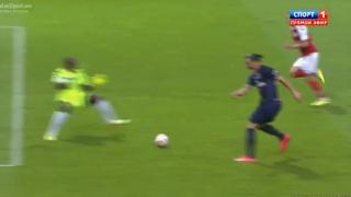 Zlatan: en 12' anotó, tiró al palo, inventó un penal y lo falló