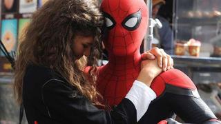 Joven le propone matrimonio a su novia en pleno estreno de “Spider-Man: No Way Home”