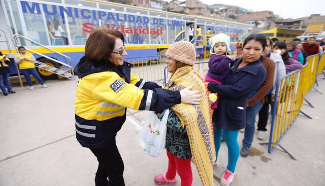 Los niños y adultos mayores de Ticlio Chico recibieron prendas de abrigo y atención médica (Fotos: Municipalidad de Lima)
