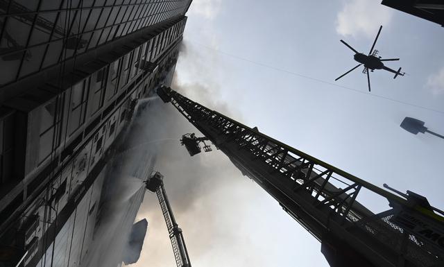 Bangladesh: incendio en edificio de 19 pisos de Daca deja al menos 17 muertos. (AFP).