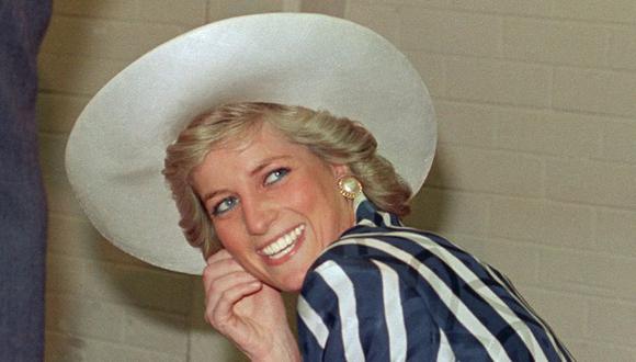 La foto tomada el 27 de enero de 1988 muestra a la Princesa de Gales Diana, durante su visita al Parque Footscray en el suburbio de Melbourne.