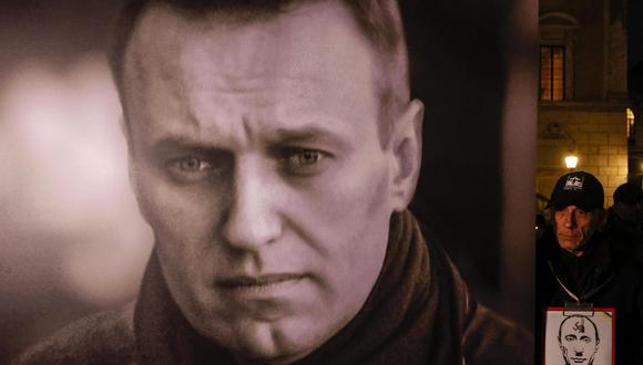 La gente asiste a una procesión con antorchas en memoria del líder de la oposición rusa Alexei Navalny, quien murió el 16 de febrero en una colonia penal ártica. EFE/EPA/FABIO FRUSTACI