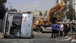 Un muerto tras atentado con una excavadora en Jerusalén