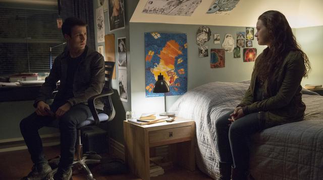 "13 Reasons Why". Clay Jensen (Dylan Minnette) se reencuentra con una fallecida Hannah Baker (Katherine Langford) en lo que podría ser una alucinación. (Foto: Netflix)
