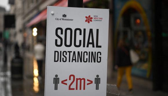 Estados Unidos considera reducir a un metro la distancia social por el coronavirus COVID-19 (Foto: Daniel LEAL-OLIVAS / AFP).