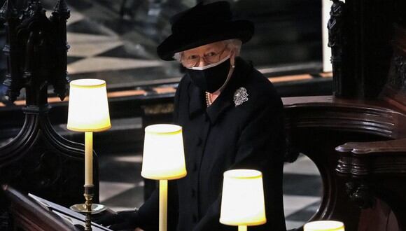 Un detalle desconocido del funeral del duque de Edimburgo acaba de ser revelado y tiene a Isabel II como protagonista. (Foto: Yui Mok / POOL / AFP)