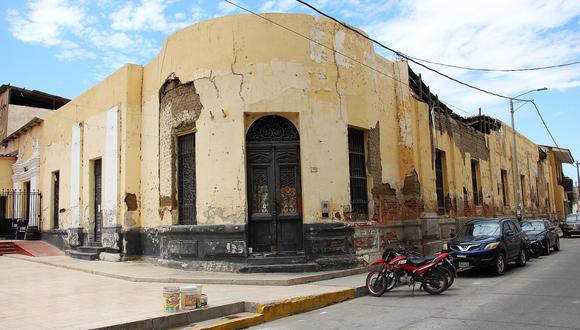 Las casonas históricas aceleraron su deterioro con las lluvias de El Niño costero 2017. Actualmente, muchas de ellas están en pésimas condiciones. (Foto: Ralph Zapata)