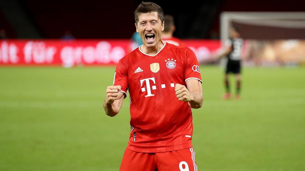 1. Robert Lewandowski del Bayern Munich (80 puntos) suma 40  goles.