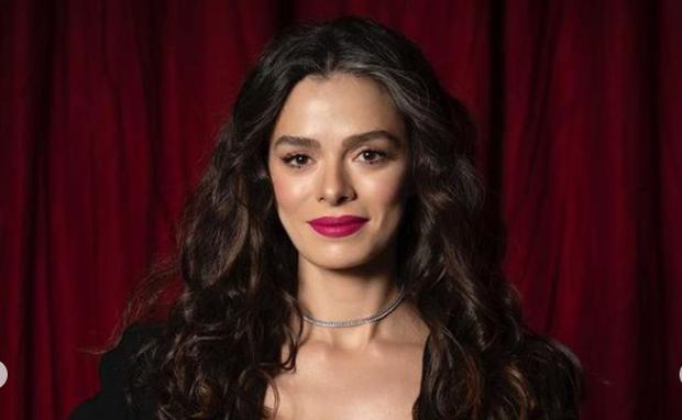 La actriz Özge Özpirinçci fue quien interpretó a Bahar en la telenovela "Kadin" ("Mujer") (Foto: Özge Özpirinçci / Instagram)