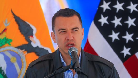 El presidente de Ecuador, Daniel Noboa, pronuncia un discurso, en el aeropuerto de la ciudad de Latacunga, Provincia de Cotopaxi, Ecuador, el 25 de marzo de 2024. (Foto de José Jácome / EFE)