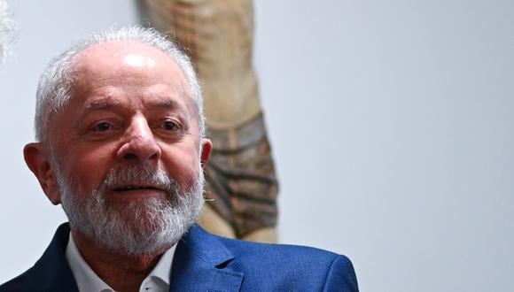 El presidente de Brasil, Luiz Inácio Lula da Silva, durante su retorno a las actividades en el Palacio del Planalto en BrasIlia, Brasil, el 23 de octubre de 2023. (Foto de Andre Borges / EFE)