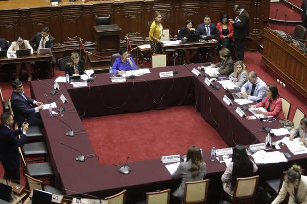 Sesión de la Comisión de Constitución donde se comenzó a debatir el predictamen que eliminar la JNJ. Foto: GEC / Julio Reaño