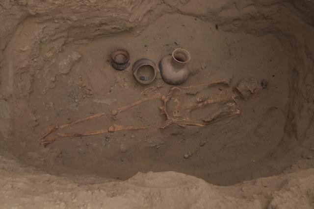 Nuevo descubrimiento: hallan 24 tumbas de la élite mochica en Huaca Santa Rosa de Pucalá. (Foto: Edgar Bracamonte)
