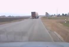 Camión hace maniobra de infarto para evitar atropellar a persona