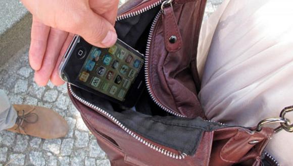 Osiptel brindó algunas recomendaciones en caso de perder o sufrir un robo de celular. (Foto: EFE)