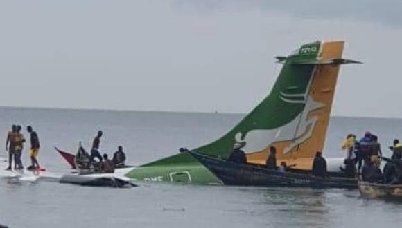 Un avión de Precision Air cayó al lago Victoria de Tanzania. (Captura de video).