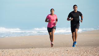 Running en la playa: sigue estos consejos para correr en la arena