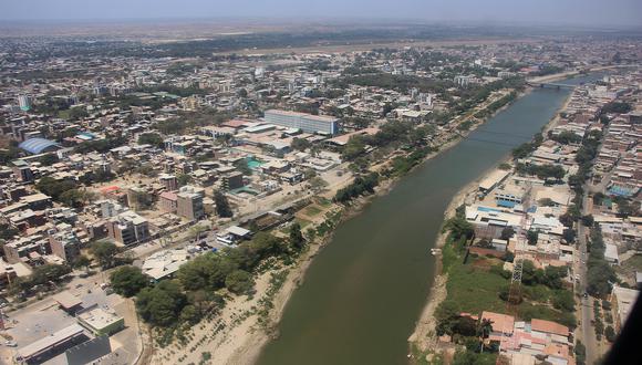 La rehabilitación de los diques y las defensas ribereñas siguen a la espera en esta región golpeada por las lluvias de El Niño costero. (Foto: Ralph Zapata)