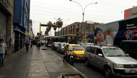 Los buses interprovinciales generan congestionamiento vehicular y no pueden cerrar las empresas, aseguró George Forsyth. (Foto: GEC)