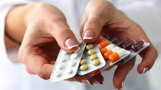 Ejecutivo anuncia que masificará el uso de medicamentos genéricos