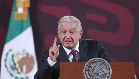 El presidente mexicano, Andrés Manuel López Obrador, habla durante una rueda de prensa en Palacio Nacional de la Ciudad de México, el 16 de abril de 2024. (Foto de Mario Guzmán / EFE)