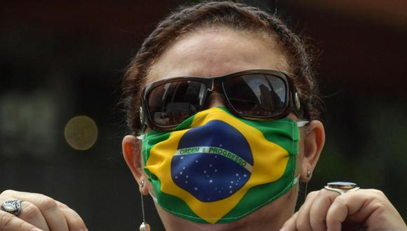 Brasil, epicentro del nuevo coronavirus en América Latina, contabilizó en las últimas 24 horas 1.179 muertes, para un total de 17.971, y 17.408 nuevos casos confirmados, con lo que los contagios subieron hasta los 271.628. (Foto: AFP / NELSON ALMEIDA).