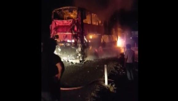 Áncash: 70 pasajeros salvan de morir quemados en bus [VIDEO]