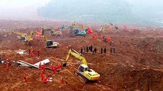 China: La frenética búsqueda de sobrevivientes tras enorme alud