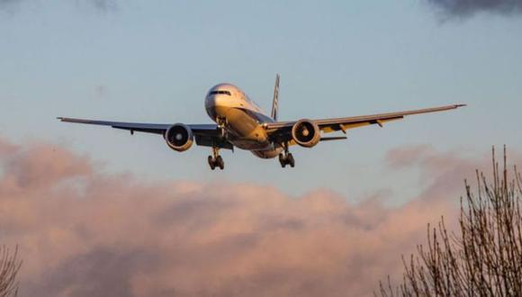 La práctica de los "viajes ciudad oculta" no es algo nuevo en la industria aérea. (Getty Image vía BBC Mundo)