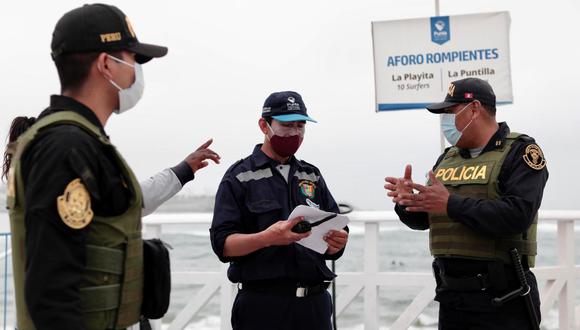 Miembros de la Policía Nacional del Perú realizaron tareas de vigilancia en playas de Lima y el Callao. (Fotos: Ángela Ponce @photo.gec)