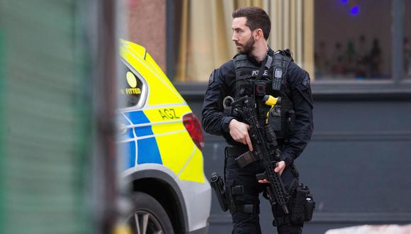 La policía británica abatió este domingo a un hombre en el barrio londinense de Streatham, después de que varias personas fueran apuñaladas en un incidente "terrorista". (EFE).