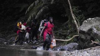 Tapón del Darién: migrantes cruzan la selva que divide a Colombia y Panamá entre el miedo a morir y la esperanza | FOTOS