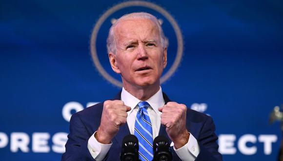 El presidente electo de EE.UU., Joe Biden, pronuncia comentarios sobre la salud pública y las crisis económicas en el teatro The Queen en Wilmington, Delaware. (Foto: AFP / JIM WATSON).