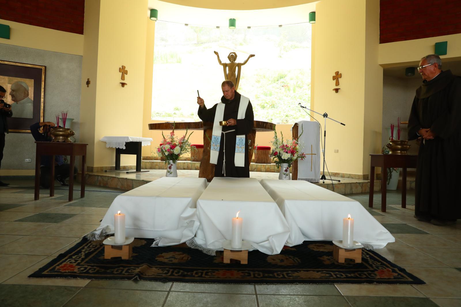 Ayer se realizó una ceremonia de entierro y entrega de pertenencias a la comunidad china. (Alessandro Currarino /  GEC)